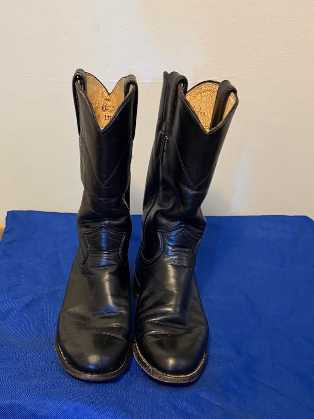 JUSTIN Women’s size 5 Black Leather Western Boots - Classic Cowboy Style